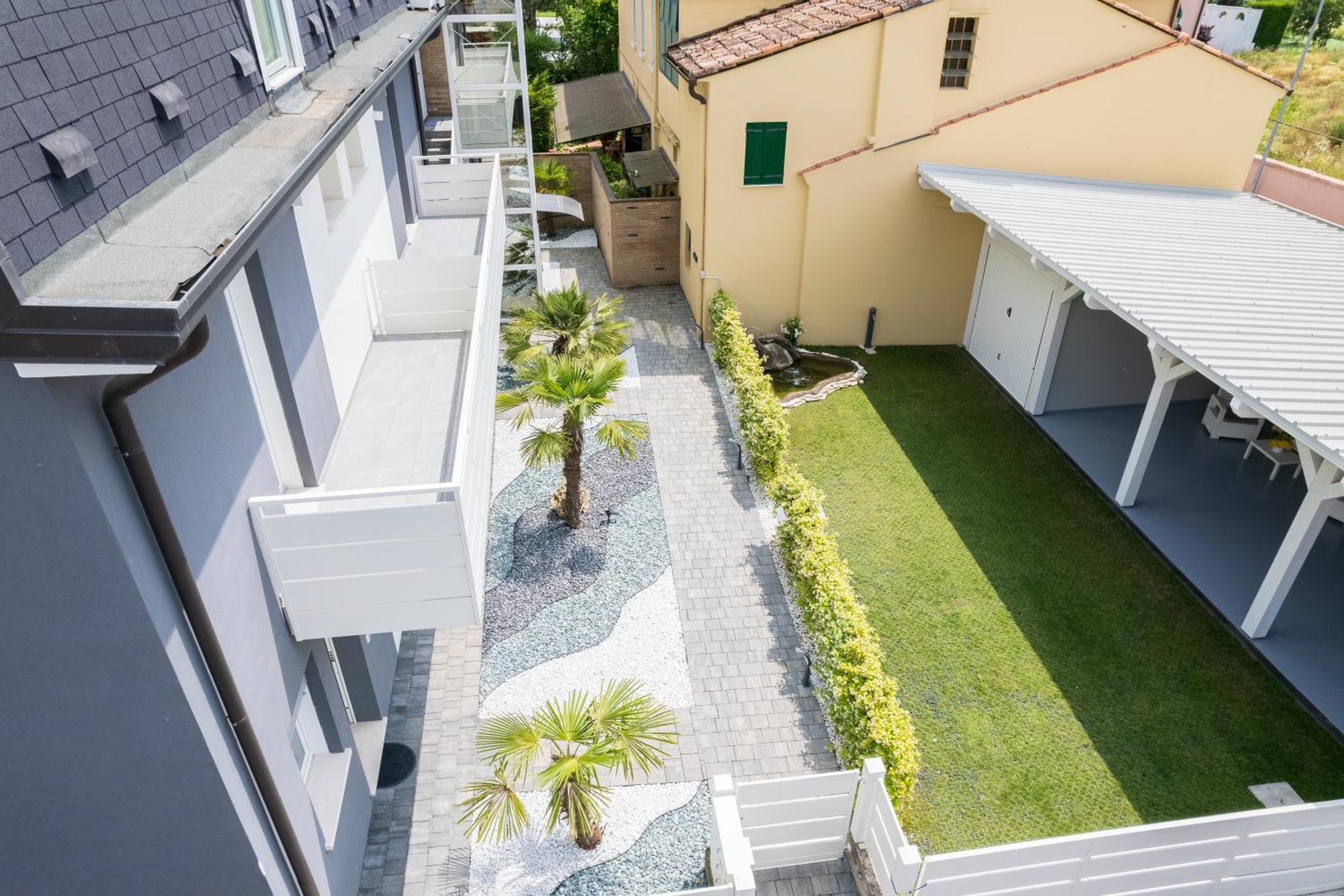 La Torre Flower Apartment